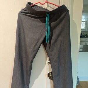 XS Petite Grey Kade Cargo Pants - Figs scrubs